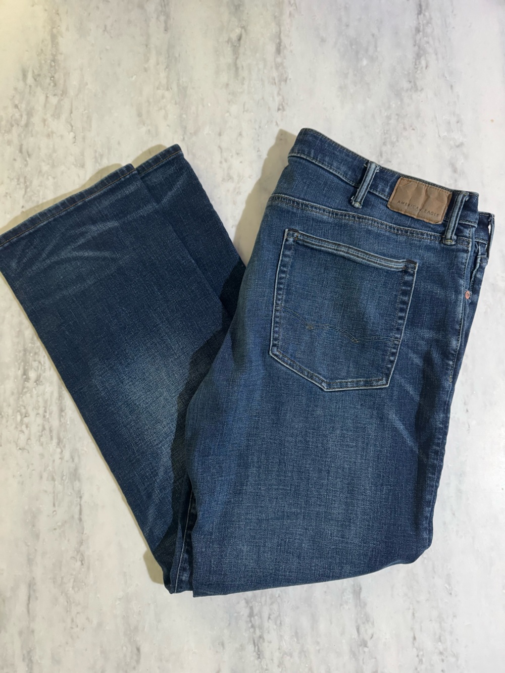 American Eagle Medium Wash Jeans size 38x32